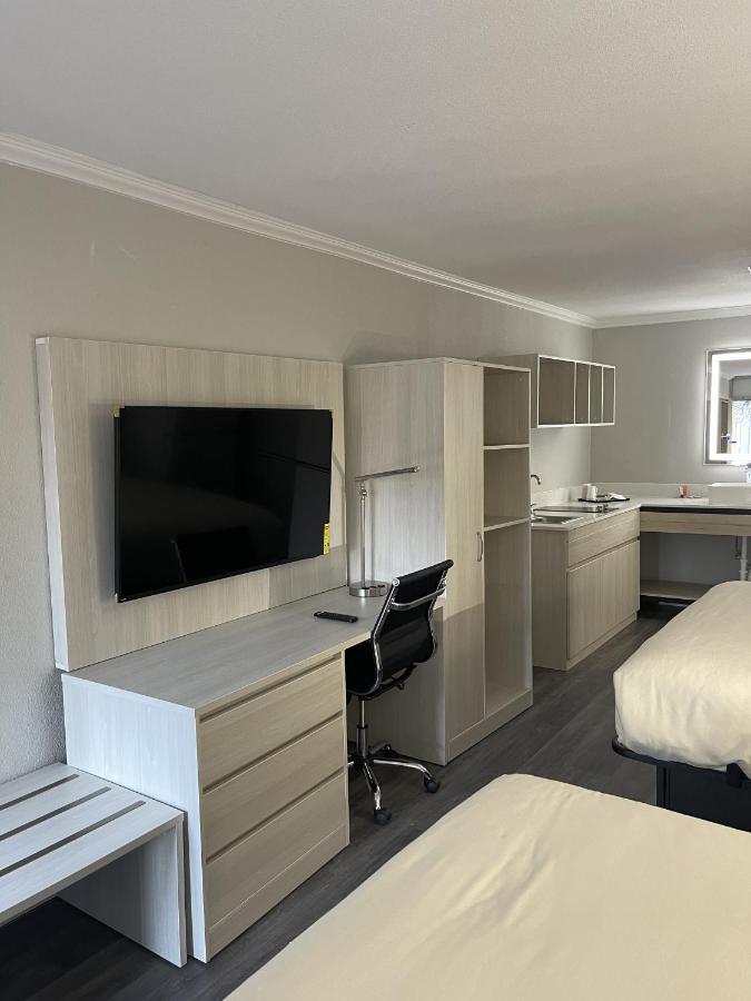Mainstay Suites Florence Bagian luar foto