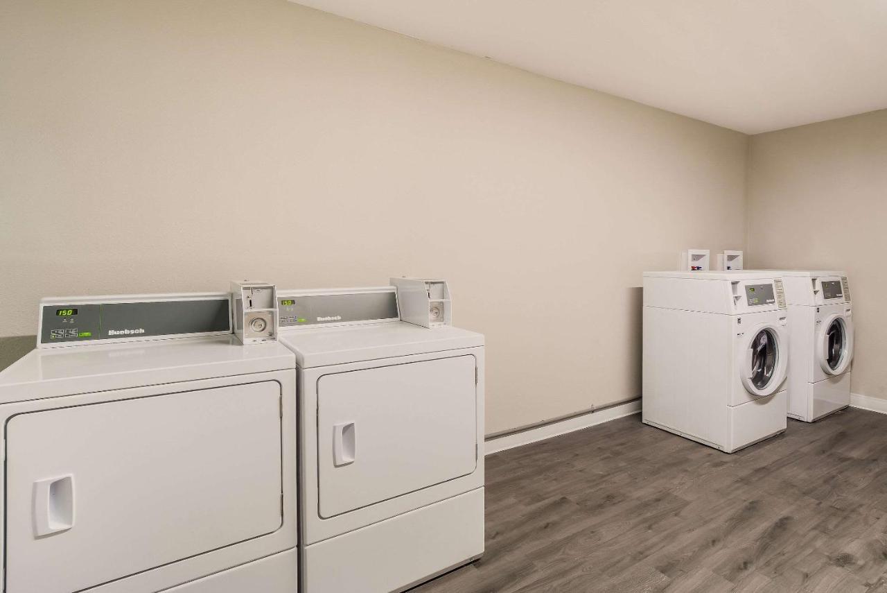 Mainstay Suites Florence Bagian luar foto