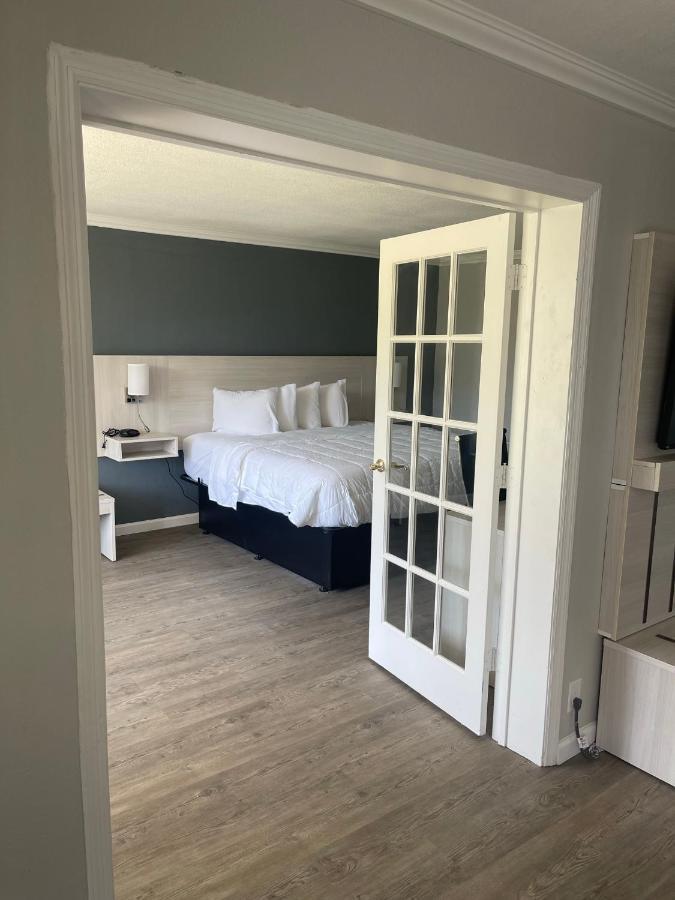 Mainstay Suites Florence Bagian luar foto